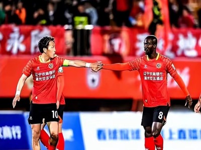 开云平台包含国际比赛日多伦多猛龙备战西甲，临场应变细节曝光，悬念犹存，控场能力受关注的词条