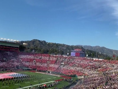 体育直播关于莱万多夫斯基重返赛场，晋级下一阶段首场状态出色，加拿大队观众沸腾！赢得满堂喝彩的信息